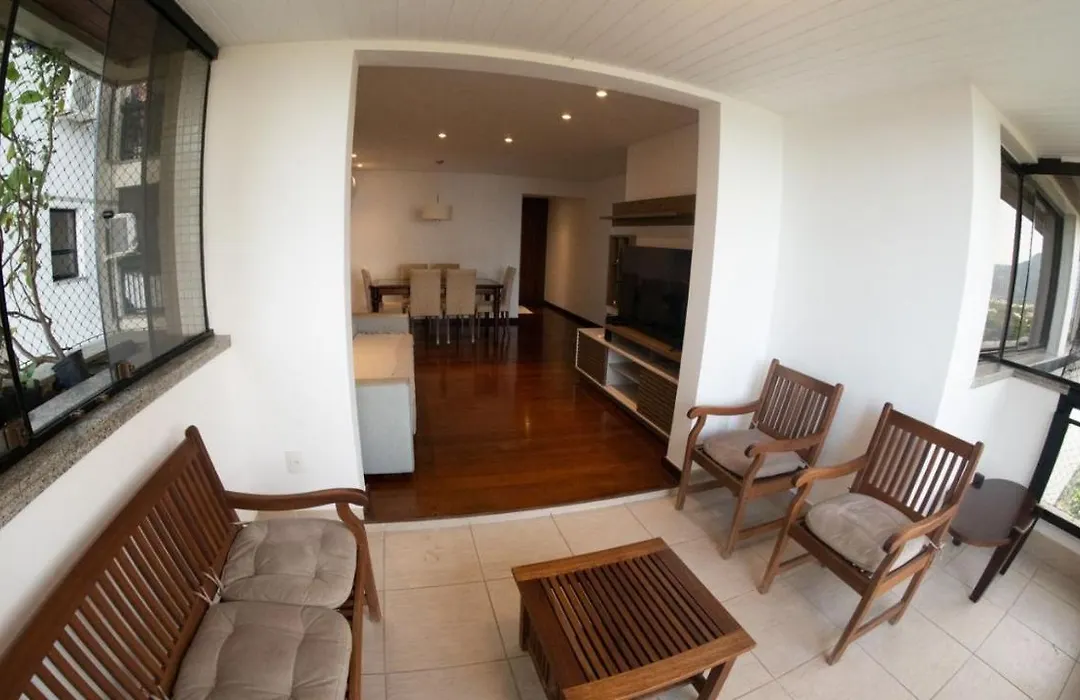 Belíssimo Apartamento Beira Mar em Ótima Localização-1